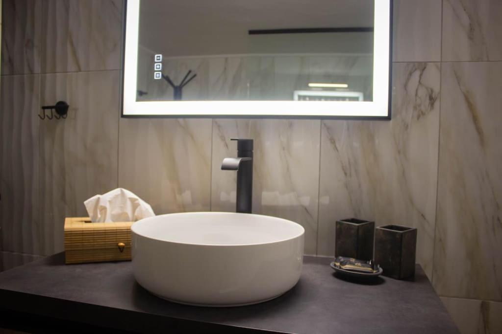 Annis House Villa เอปาโนมี ภายนอก รูปภาพ